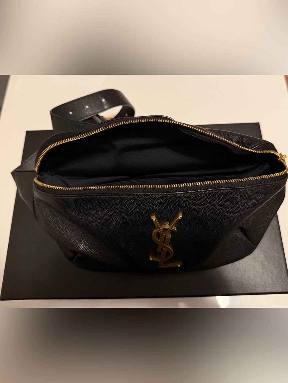 Saint Laurent Cassandre Belt Bag in Grain De Poudre Leather Authentic - Picture 3 of 5